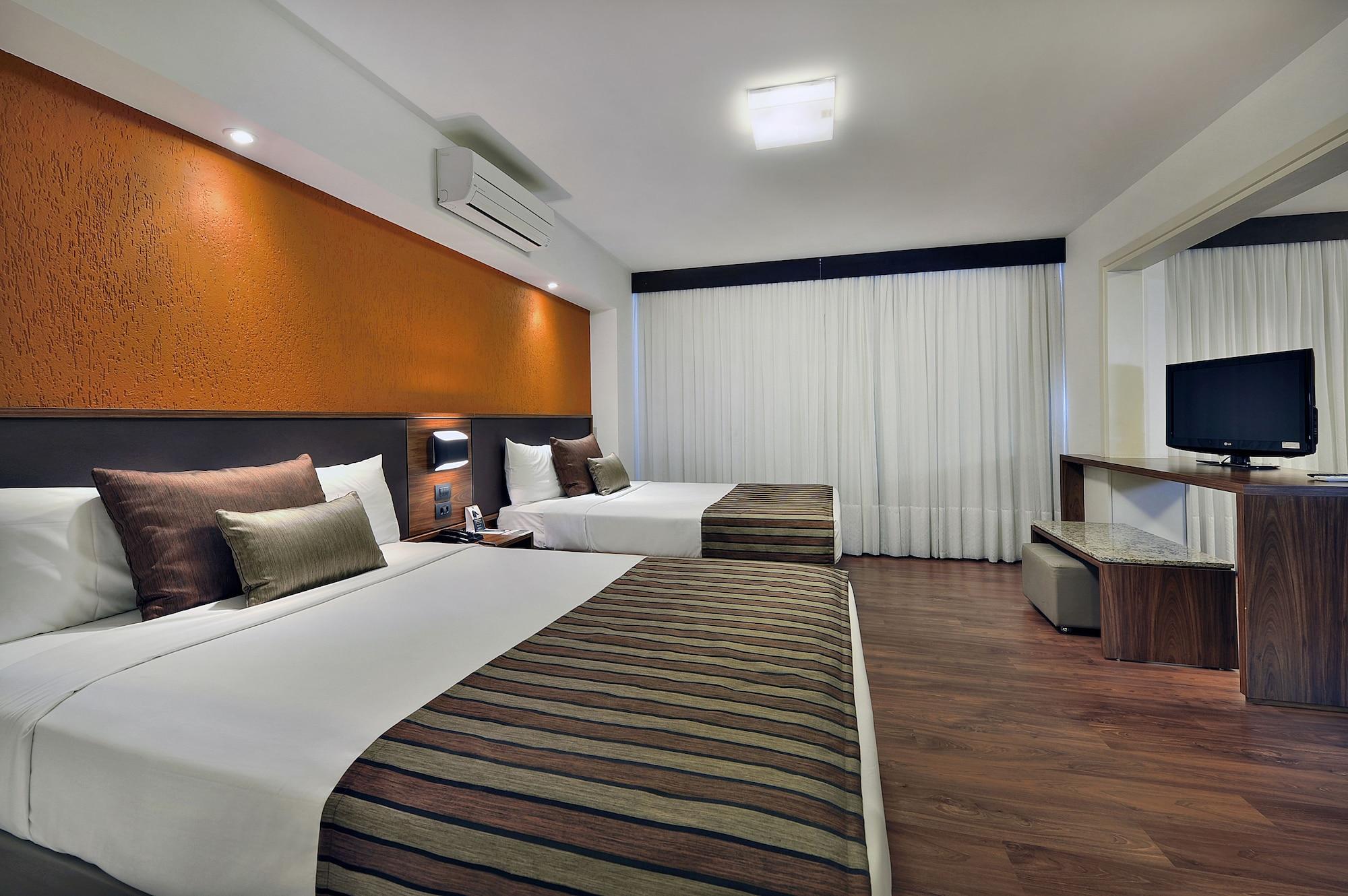 Hotel Deville Curitiba Esterno foto