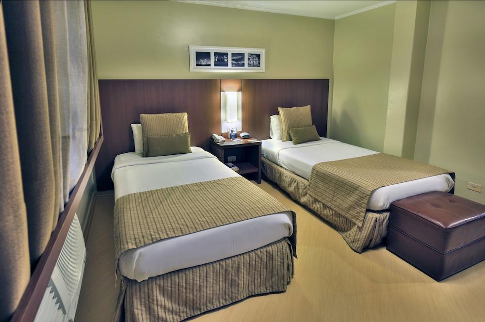 Hotel Deville Curitiba Esterno foto